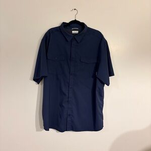 PRICE DROP Columbia Men's Navy Casual Button Down Work Shirt